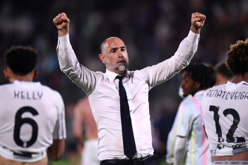 科尔：我们还没找到稳定的轮换体系，显然我们得先等库里回来