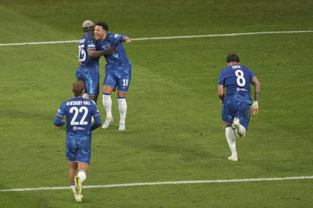 转会传闻，新闻：阿森纳盯上法兰克福的巴霍亚